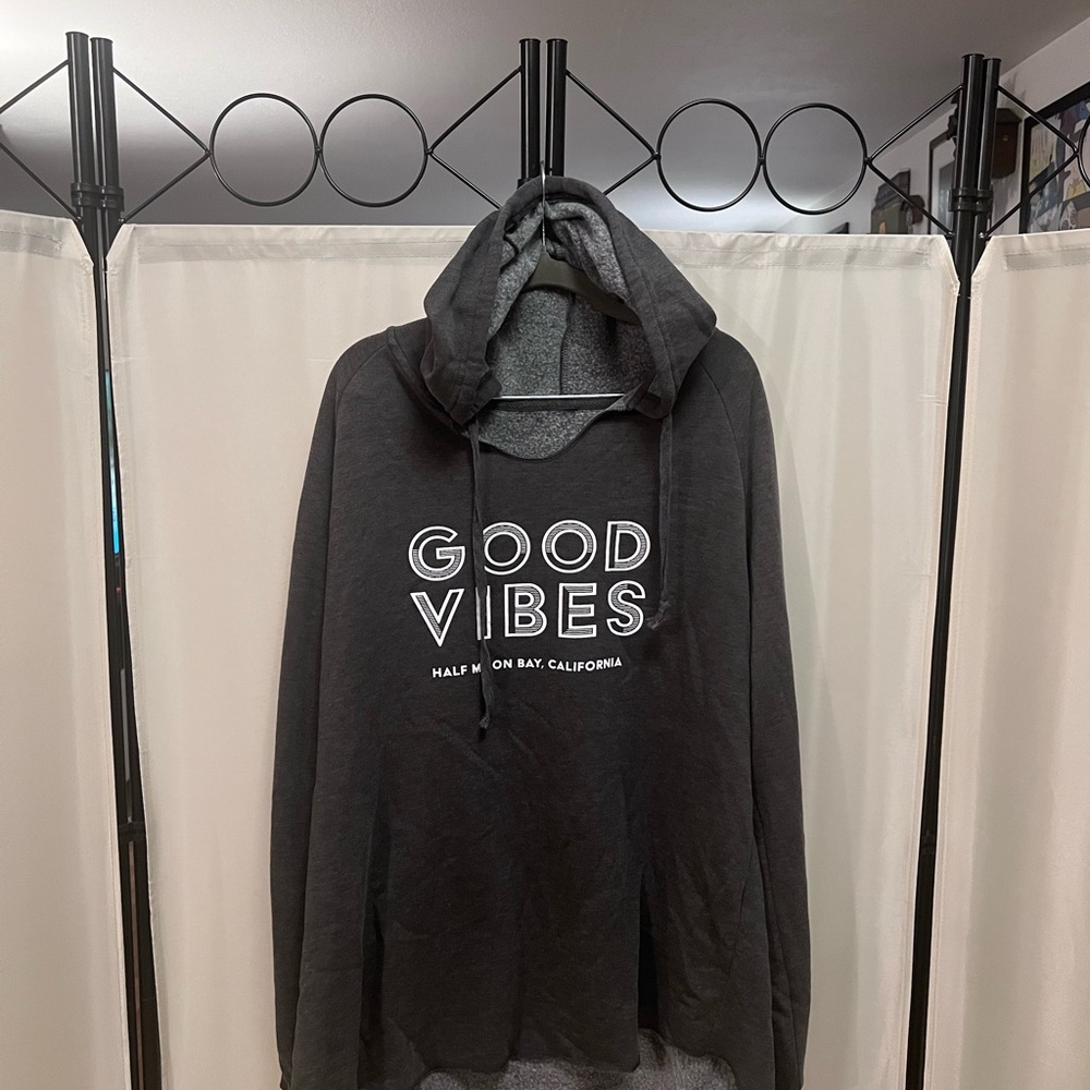 Surf Shop Surf Wear Gray Hoodie with 'Good Vibes' Print